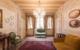 Explore Venice From A Sophisticated Hideaway In San Polo